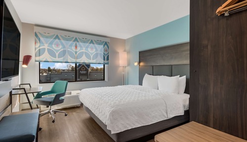 Room, 1 King Bed (Hearing)