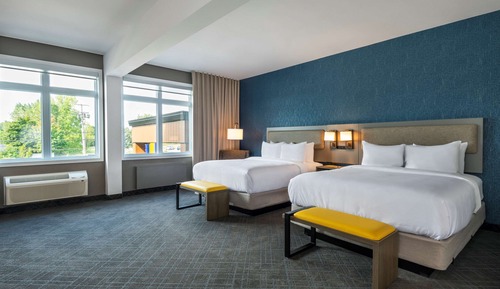 Standard Room, 2 Queen Beds, Non Smoking (Wet Bar)