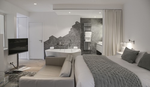 Suite, Jetted Tub (Terrace)