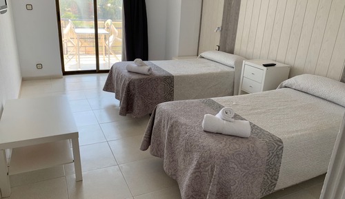 Basic Double Room, 2 Twin Beds, Sea View