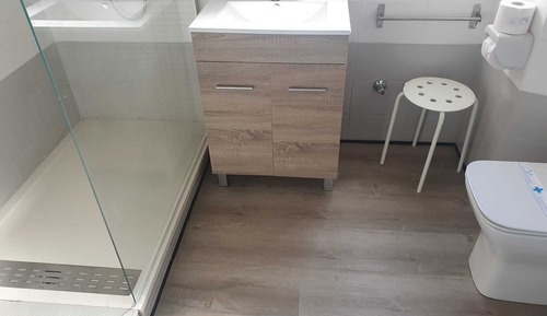 Basic Triple Room (1 double and 1 single beds)