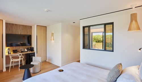 Superior Room, 1 Queen Bed, Garden Area