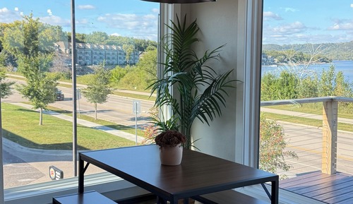 Condo, 3 Bedrooms, Pool Access, Lake View