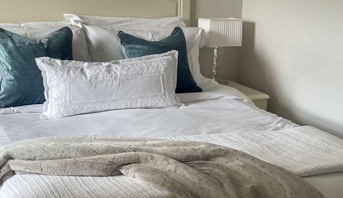 Standard Double Room, Ensuite, Mountain View