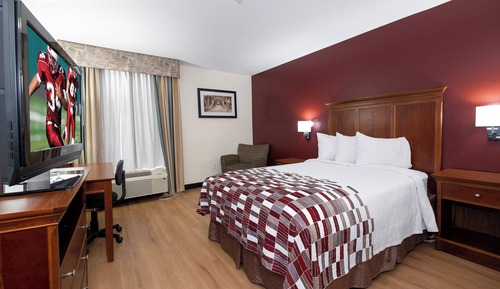Deluxe Room, 1 King Bed, Accessible, Non Smoking