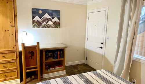 1 Bedroom, 1 Bath, Full Kitchen