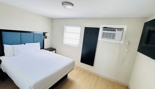 Single Room, 1 Queen Bed with Sofa bed