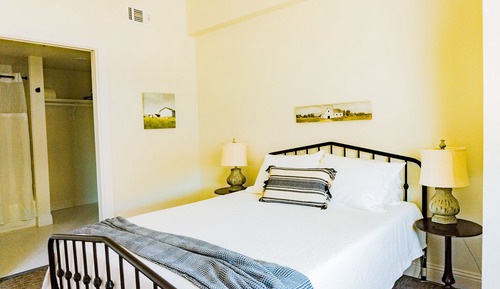 Suite, 1 Queen Bed