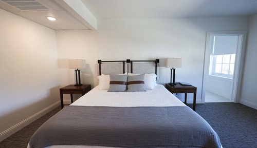 Suite, 1 King Bed (Hospitality)