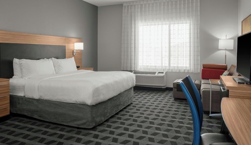 Studio, 1 King Bed with Sofa bed (Mobility/Hearing Accessible, Tub)