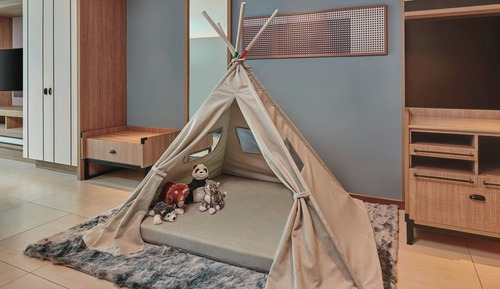 Family Room, 2 Twin Beds