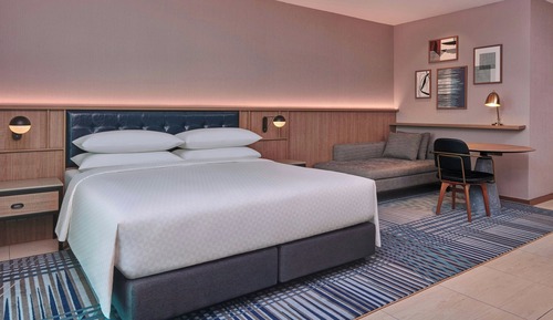 Premium Room, 1 King Bed, Balcony