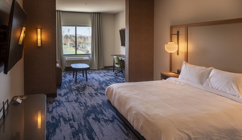 Standard Room, 1 King Bed