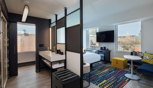 Room, 1 King Bed, City View