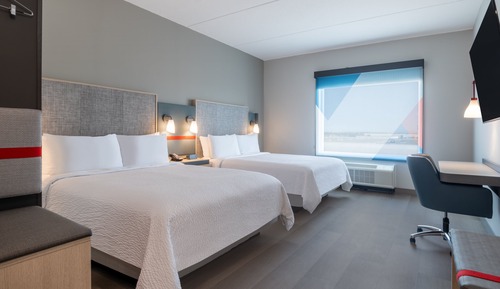 Standard Room, 2 Queen Beds, Roll-in Shower (Mobility Accessible)