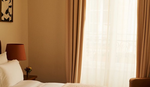 Deluxe Double Room, Bathtub