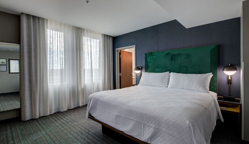Room, 1 King Bed (Mobility Accessible, Tub)
