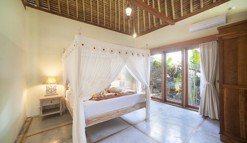 Honeymoon Suite