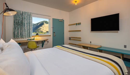 Room, 1 King Bed (Wren)