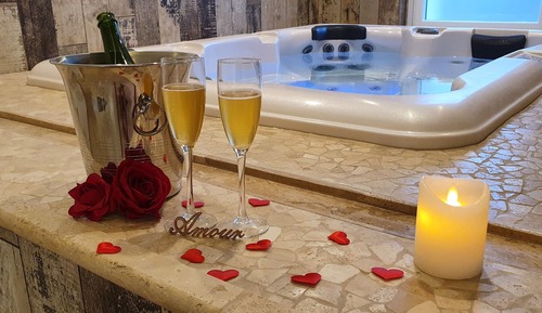 Romantic Loft, Hot Tub (Sauna ,toit terrasse )