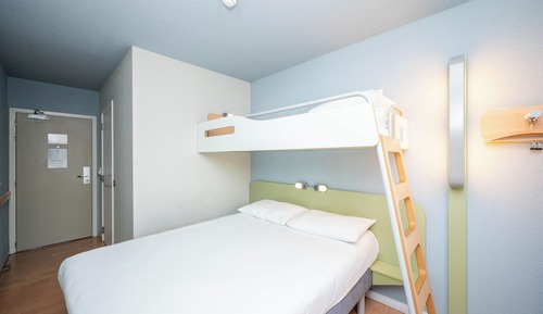 Triple (Double bed and Single Bunk)