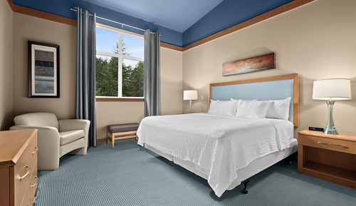 Deluxe Suite, 1 King Bed (Sky King Suite)