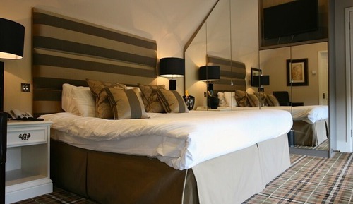 Suite, Ensuite (Juxta Clare)