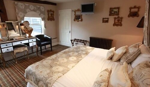 Suite, Private Bathroom (Hedingham)