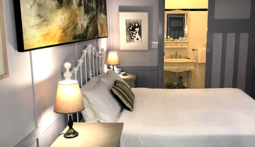 Standard Room, Non Smoking (5 - Small Queen Room)