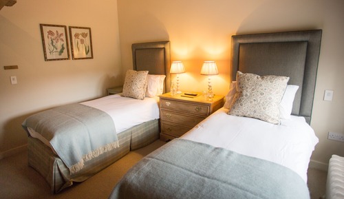 Twin Room, Private Bathroom (Tinhead )