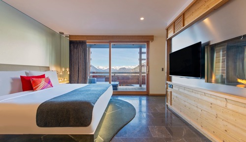 Fantastic Suite, one king bed, separate living room