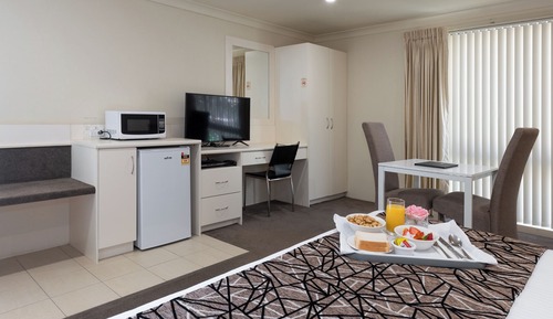 Executive Twin Room, Multiple Beds, Refrigerator & Microwave, Ground Floor