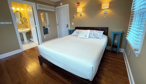 Classic Double Room, 1 Queen Bed, Jetted Tub