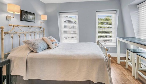 Classic Room, 1 Queen Bed, Jetted Tub