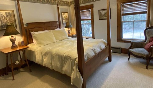 Celia (Deluxe Queen)