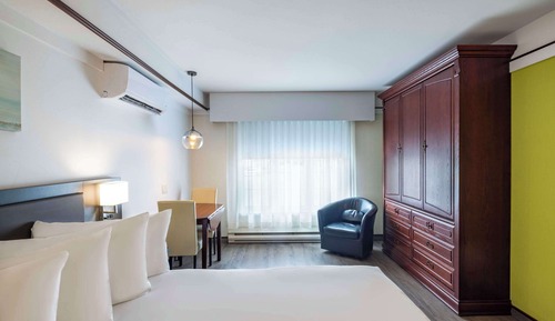 Room, Kitchen (King bed)