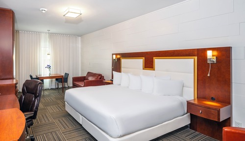 Deluxe Room (King, Spa Bath)