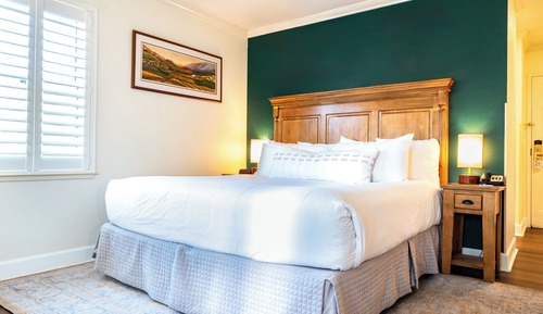 King Standard Room
