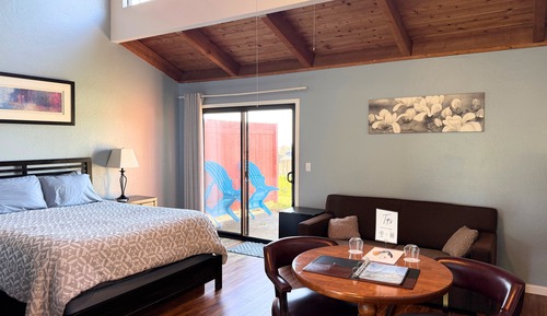 Queen Room with a Pull Out Couch