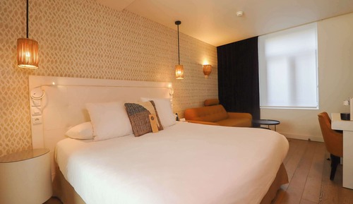 Exclusive Room, 1 King Bed with Sofa bed, Non Smoking (with Sofabed)