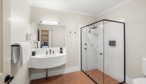 Deluxe Room, 1 Queen Bed, Garden View