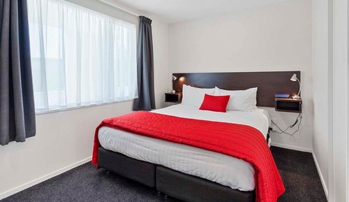 3 Bedroom Apartment - 1 King, 1 Queen and 2 Single Beds