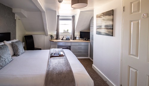 Double Room (Room10 3rd Floor)