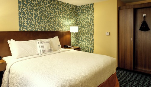 Room, 1 King Bed, Hearing Accessible
