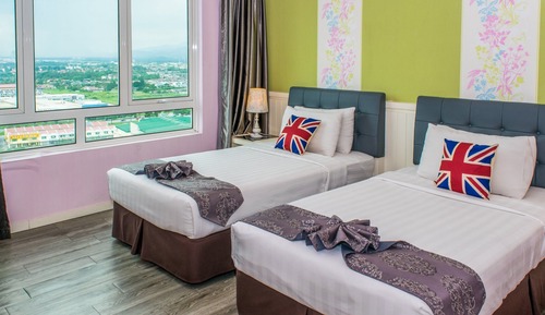 Ladies Theme - Deluxe King or Twin Room