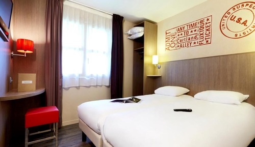Standard Double Room with twin beds