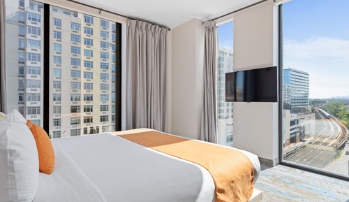 Deluxe King Room - Skyline View