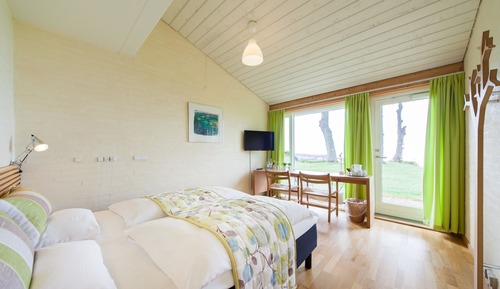 Standard Room, 1 Queen Bed, Garden View