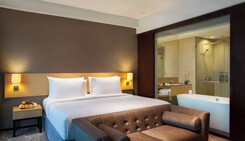 Club Room, 1 King Bed (Ambassador)