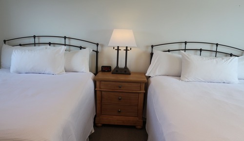 Family Cottage, 2 Queen Beds, Non Smoking, Patio